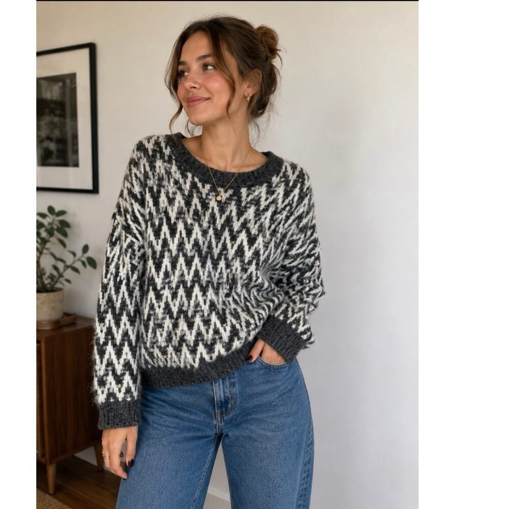 Allison Brittney chevron sweater size medium